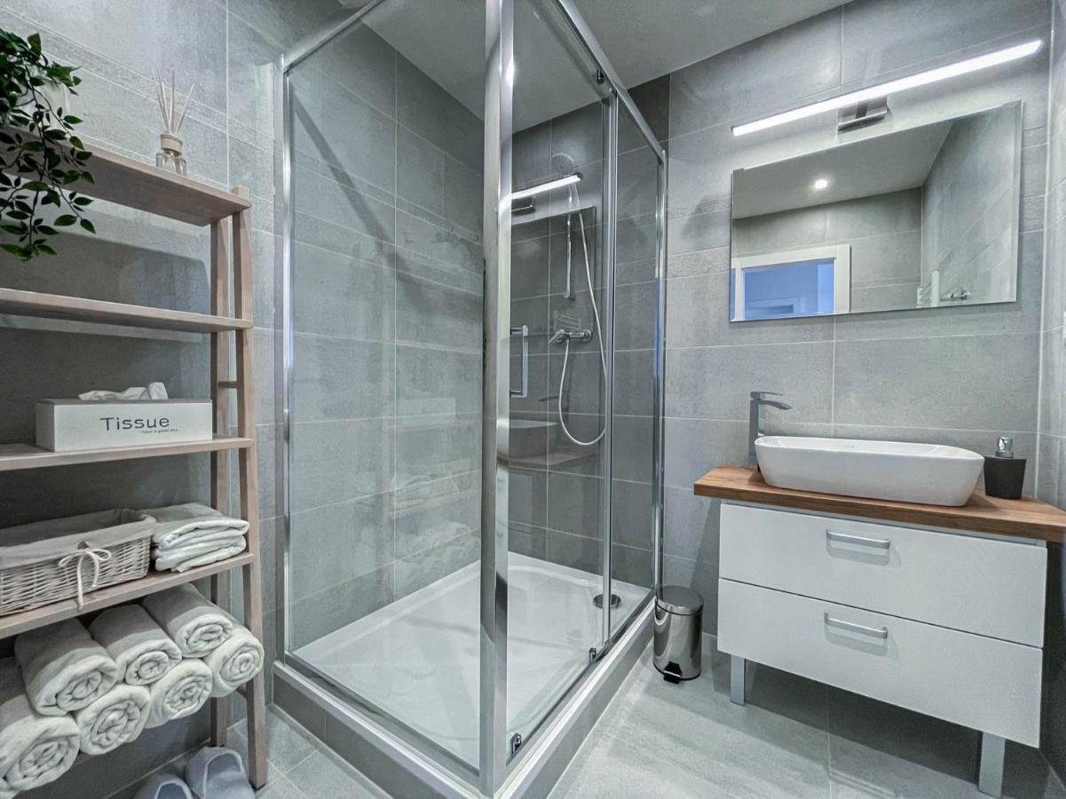 Lawis Apartments 포프라트 외부 사진